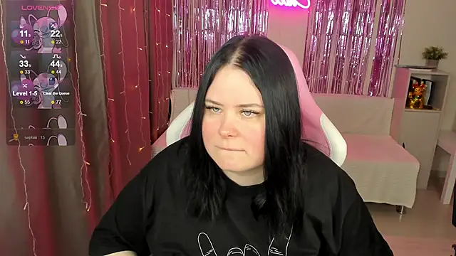 Snapshot of Akemi_BBW chatting on April 30, 2026, 10:21 am Akemi BBW online show from April 30, 2026, 10:21 am