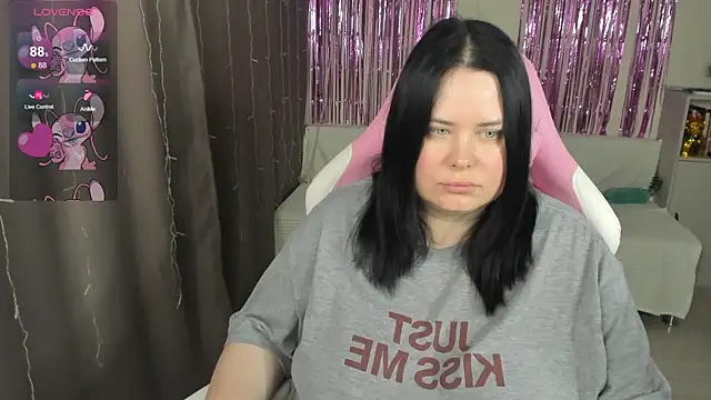 Snapshot of Akemi_BBW chatting on May 13, 2026, 7:39 am Akemi BBW online show from May 13, 2026, 7:39 am