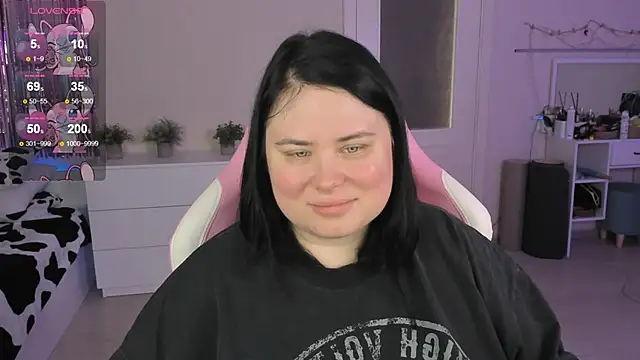 Snapshot of Akemi_BBW chatting on May 19, 2026, 8:31 am Akemi BBW online show from May 19, 2026, 8:31 am