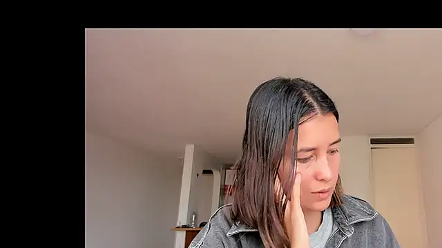 zoe jeane beker online show from February 9, 2025, 8:45 pm