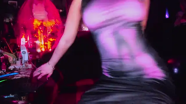 astarrot online show from April 4, 2026, 8:17 pm