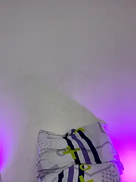 Snapshot of Anette_ chatting on October 28, 2025, 8:00 pm Anette online show from October 28, 2025, 8:00 pm