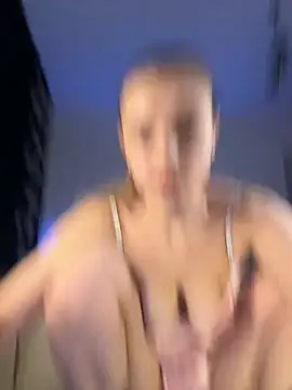 Snapshot of freiiaflower chatting on February 17, 2025, 4:04 pm freiiaflower online show from February 17, 2025, 4:04 pm