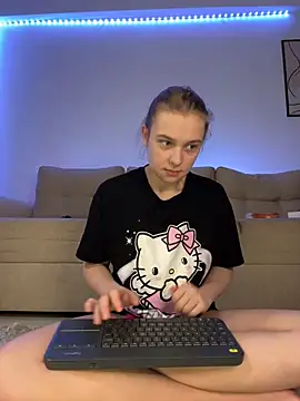 Snapshot of freiiaflower chatting on February 21, 2025, 4:07 am freiiaflower online show from February 21, 2025, 4:07 am