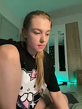 Snapshot of freiiaflower chatting on February 28, 2025, 4:10 am freiiaflower online show from February 28, 2025, 4:10 am