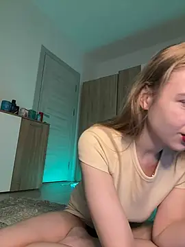 Snapshot of freiiaflower chatting on March 12, 2025, 10:07 pm freiiaflower online show from March 12, 2025, 10:07 pm