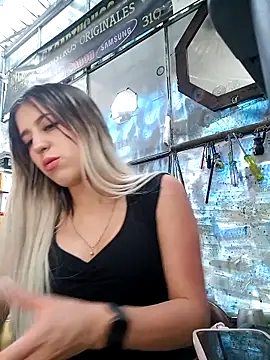 Snapshot of eva-2023 chatting on December 4, 2025, 6:05 pm eva-2023 online show from December 4, 2025, 6:05 pm