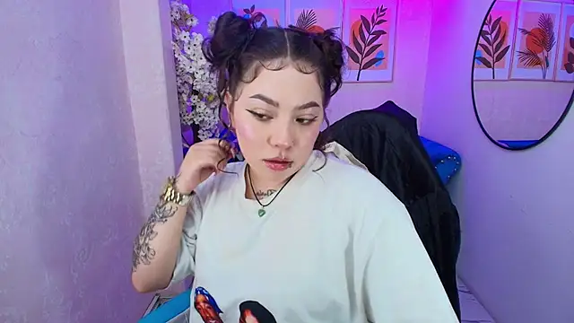 Snapshot of Isa_reel chatting on October 10, 2025, 7:57 pm Isa reel online show from October 10, 2025, 7:57 pm