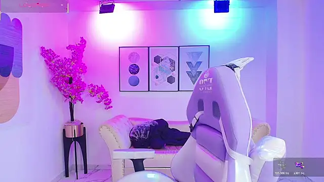 Snapshot of Isa_reel chatting on October 28, 2025, 7:49 pm Isa reel online show from October 28, 2025, 7:49 pm