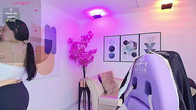 Snapshot of Isa_reel chatting on December 5, 2025, 7:43 pm Isa reel online show from December 5, 2025, 7:43 pm