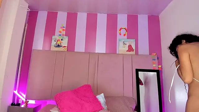 Snapshot of Winnifer_Gonzal chatting on December 5, 2024, 5:17 pm Winnifer Gonzal online show from December 5, 2024, 5:17 pm