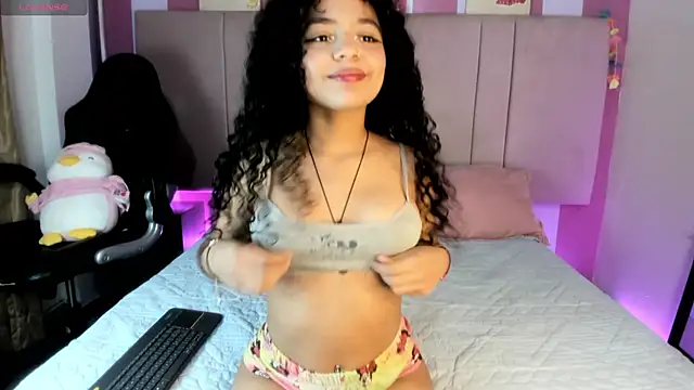 Snapshot of Winnifer_Gonzal chatting on March 10, 2025, 3:01 am Winnifer Gonzal online show from March 10, 2025, 3:01 am