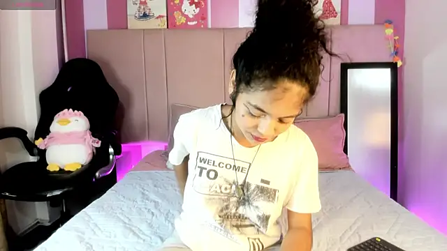 Snapshot of Winnifer_Gonzal chatting on March 14, 2025, 3:48 am Winnifer Gonzal online show from March 14, 2025, 3:48 am