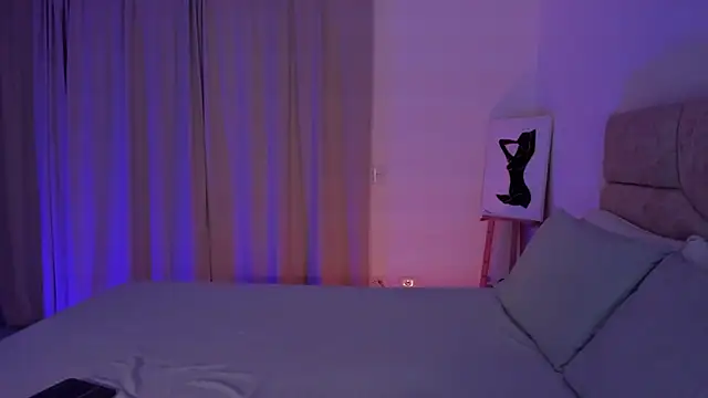 tina olsen07 online show from October 4, 2025, 2:09 am