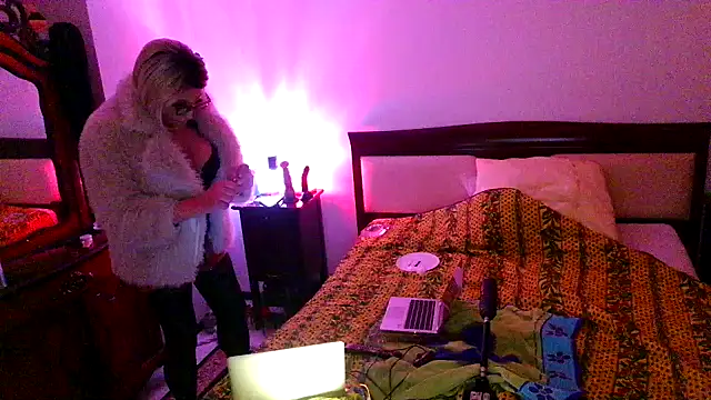 CharlotteVixxens online show from December 20, 2025, 1:02 am