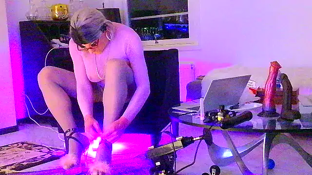 CharlotteVixxens online show from April 10, 2026, 1:55 am