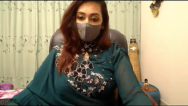 Snapshot of OH-Monica chatting on October 31, 2025, 12:11 am OH-Monica online show from October 31, 2025, 12:11 am