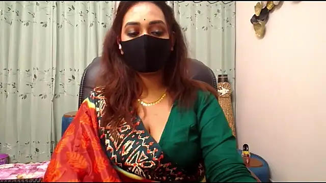 Snapshot of OH-Monica chatting on November 2, 2025, 12:02 am OH-Monica online show from November 2, 2025, 12:02 am