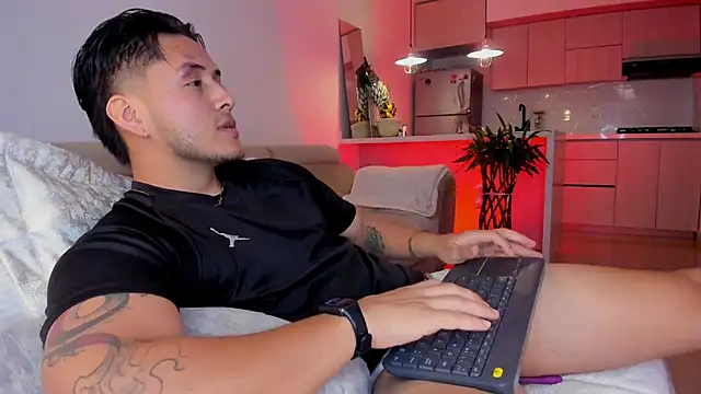 Snapshot of Chriskyle_ chatting on November 19, 2025, 11:27 pm Chriskyle online show from November 19, 2025, 11:27 pm