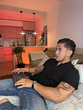 Snapshot of Chriskyle_ chatting on November 28, 2025, 12:35 am Chriskyle online show from November 28, 2025, 12:35 am