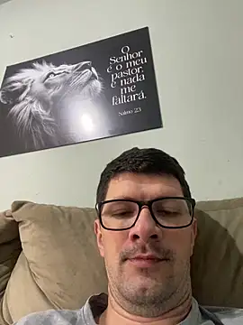 Snapshot of Juliano2289 chatting on April 1, 2026, 2:47 pm Juliano2289 online show from April 1, 2026, 2:47 pm