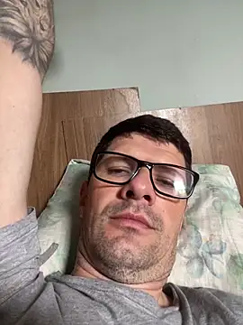 Snapshot of Juliano2289 chatting on April 7, 2026, 3:56 pm Juliano2289 online show from April 7, 2026, 3:56 pm