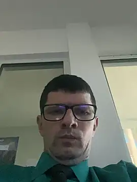 Snapshot of Juliano2289 chatting on April 19, 2026, 6:10 pm Juliano2289 online show from April 19, 2026, 6:10 pm