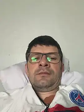 Snapshot of Juliano2289 chatting on May 15, 2026, 7:54 pm Juliano2289 online show from May 15, 2026, 7:54 pm