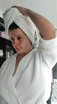Snapshot of CurvySara1 chatting on July 11, 2026, 8:44 pm CurvySara1 online show from July 11, 2026, 8:44 pm