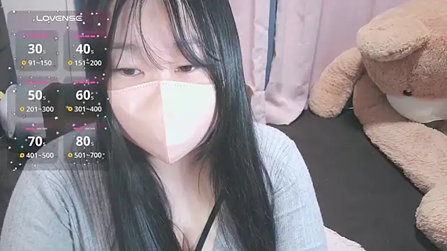 yuinyan3150 online show from June 5, 2026, 8:47 pm