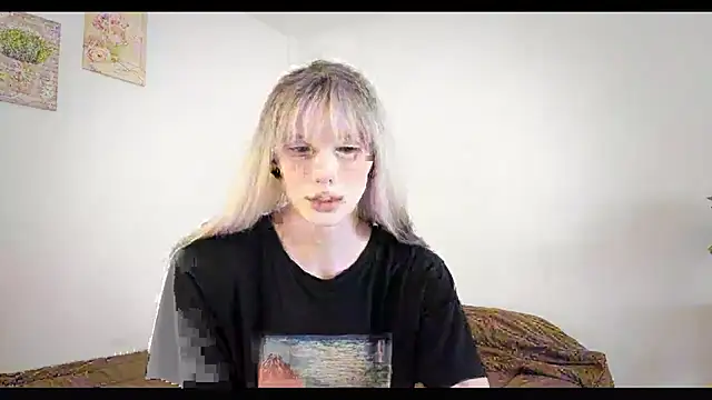Snapshot of TrES-2b chatting on July 18, 2026, 6:01 pm TrES-2b online show from July 18, 2026, 6:01 pm