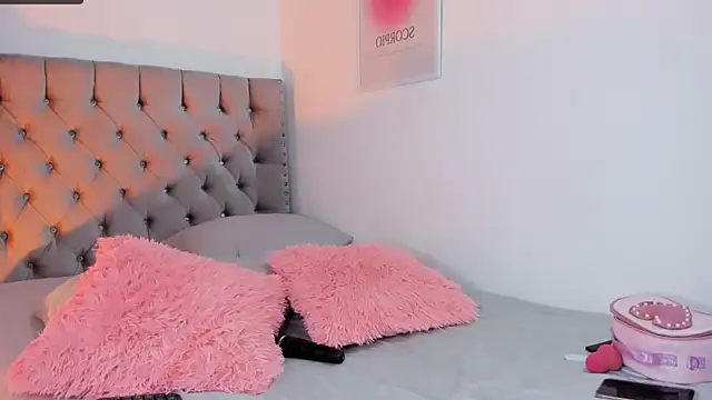 MafeOlimpo online show from November 28, 2025, 11:51 pm