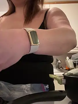 Snapshot of asianmama888 chatting on February 12, 2025, 10:37 pm asianmama888 online show from February 12, 2025, 10:37 pm