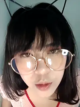 Snapshot of Chall_mee chatting on October 18, 2025, 5:35 pm Chall mee online show from October 18, 2025, 5:35 pm