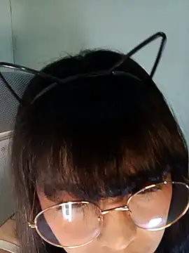 Snapshot of Chall_mee chatting on November 17, 2025, 5:41 pm Chall mee online show from November 17, 2025, 5:41 pm