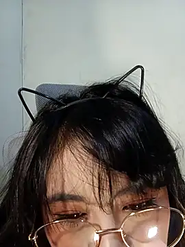 Snapshot of Chall_mee chatting on November 30, 2025, 7:29 pm Chall mee online show from November 30, 2025, 7:29 pm