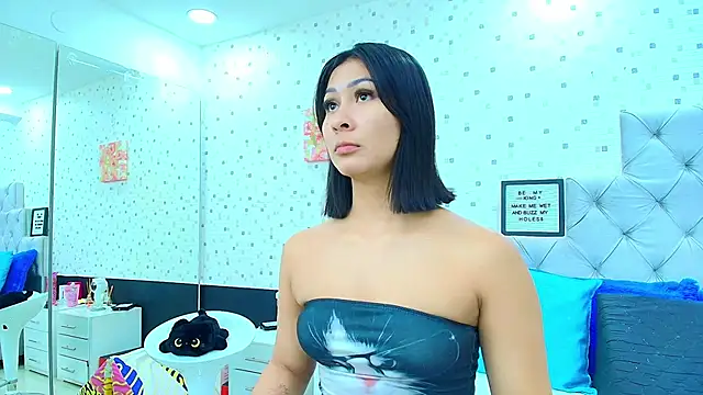 Snapshot of JulietaReyess chatting on June 13, 2026, 11:41 am JulietaReyess online show from June 13, 2026, 11:41 am