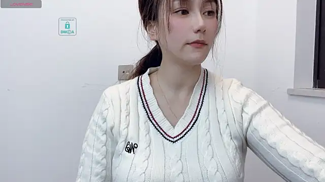 Snapshot of LIsha--170 chatting on December 6, 2024, 2:28 pm LIsha--170 online show from December 6, 2024, 2:28 pm