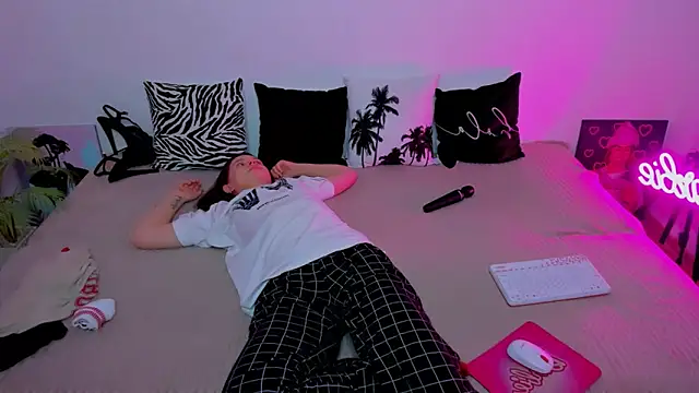 Snapshot of HelloRoxy chatting on November 29, 2025, 7:06 pm HelloRoxy online show from November 29, 2025, 7:06 pm