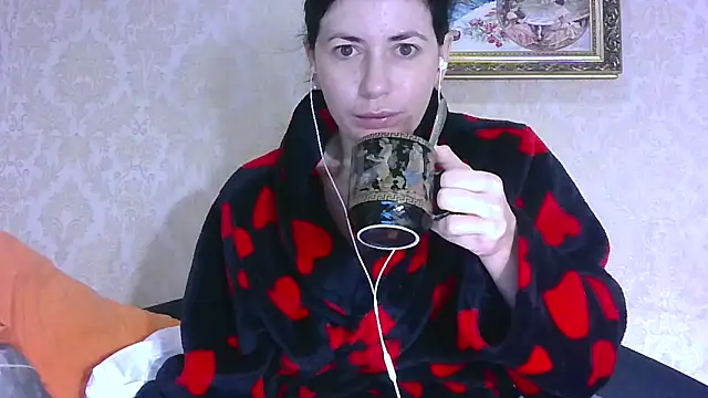 Snapshot of StunnigArt chatting on December 23, 2025, 2:20 am StunnigArt online show from December 23, 2025, 2:20 am