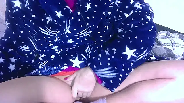 Snapshot of StunnigArt chatting on January 13, 2026, 2:17 am StunnigArt online show from January 13, 2026, 2:17 am