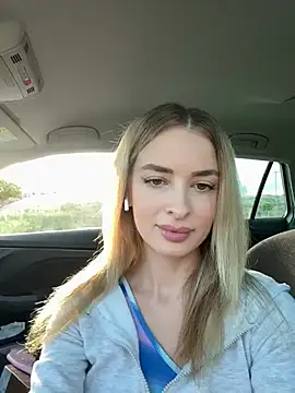 Snapshot of EvieEvans chatting on March 9, 2025, 5:06 pm EvieEvans online show from March 9, 2025, 5:06 pm