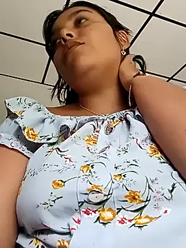 Snapshot of stefanie010 chatting on February 1, 2025, 9:19 pm stefanie010 online show from February 1, 2025, 9:19 pm