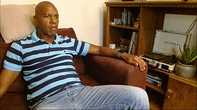 elmorenazost online show from November 9, 2025, 4:33 am