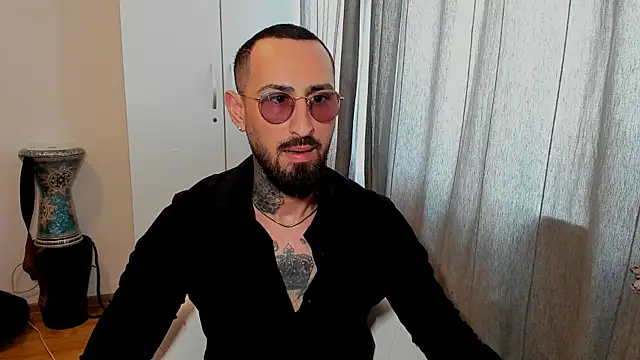 Snapshot of Baddfuckerr chatting on January 20, 2025, 9:03 am Baddfuckerr online show from January 20, 2025, 9:03 am
