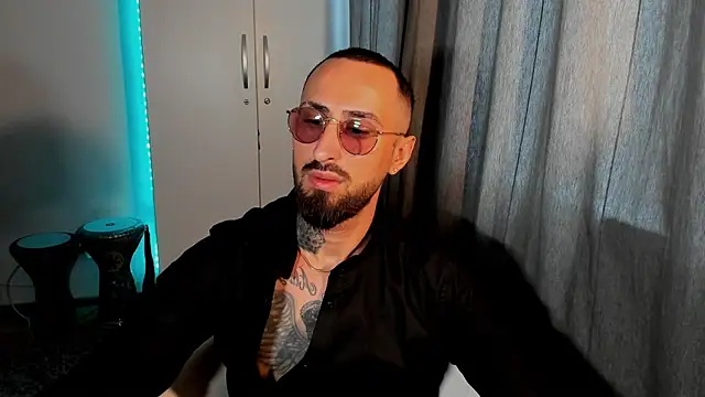 Snapshot of Baddfuckerr chatting on February 3, 2025, 8:46 am Baddfuckerr online show from February 3, 2025, 8:46 am