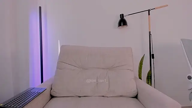 kim lian21 online show from February 11, 2026, 3:17 pm