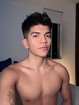 Snapshot of santiago_01 chatting on January 29, 2025, 3:33 am santiago 01 online show from January 29, 2025, 3:33 am