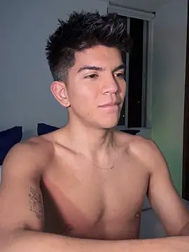 Snapshot of santiago_01 chatting on February 2, 2025, 12:51 am santiago 01 online show from February 2, 2025, 12:51 am