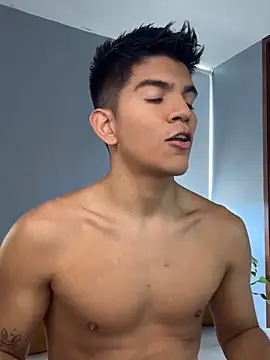 Snapshot of santiago_01 chatting on October 26, 2025, 8:04 pm santiago 01 online show from October 26, 2025, 8:04 pm